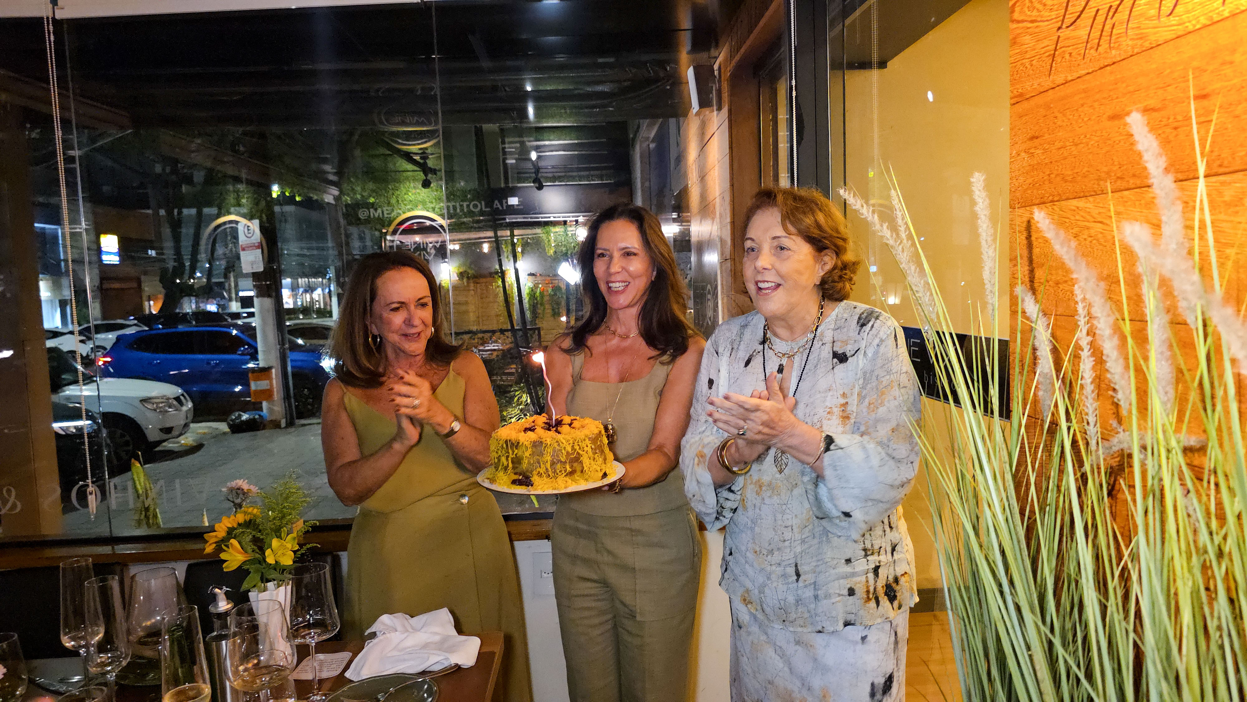 Heliene Del Esposti, Tia Penha e Penha Colodetti