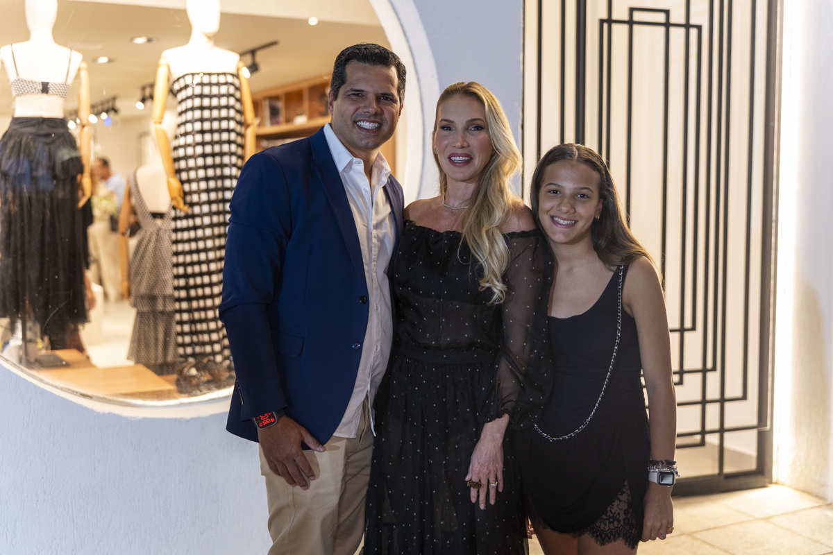 Fabricio Coelho, Fernanda Caliari e Maria