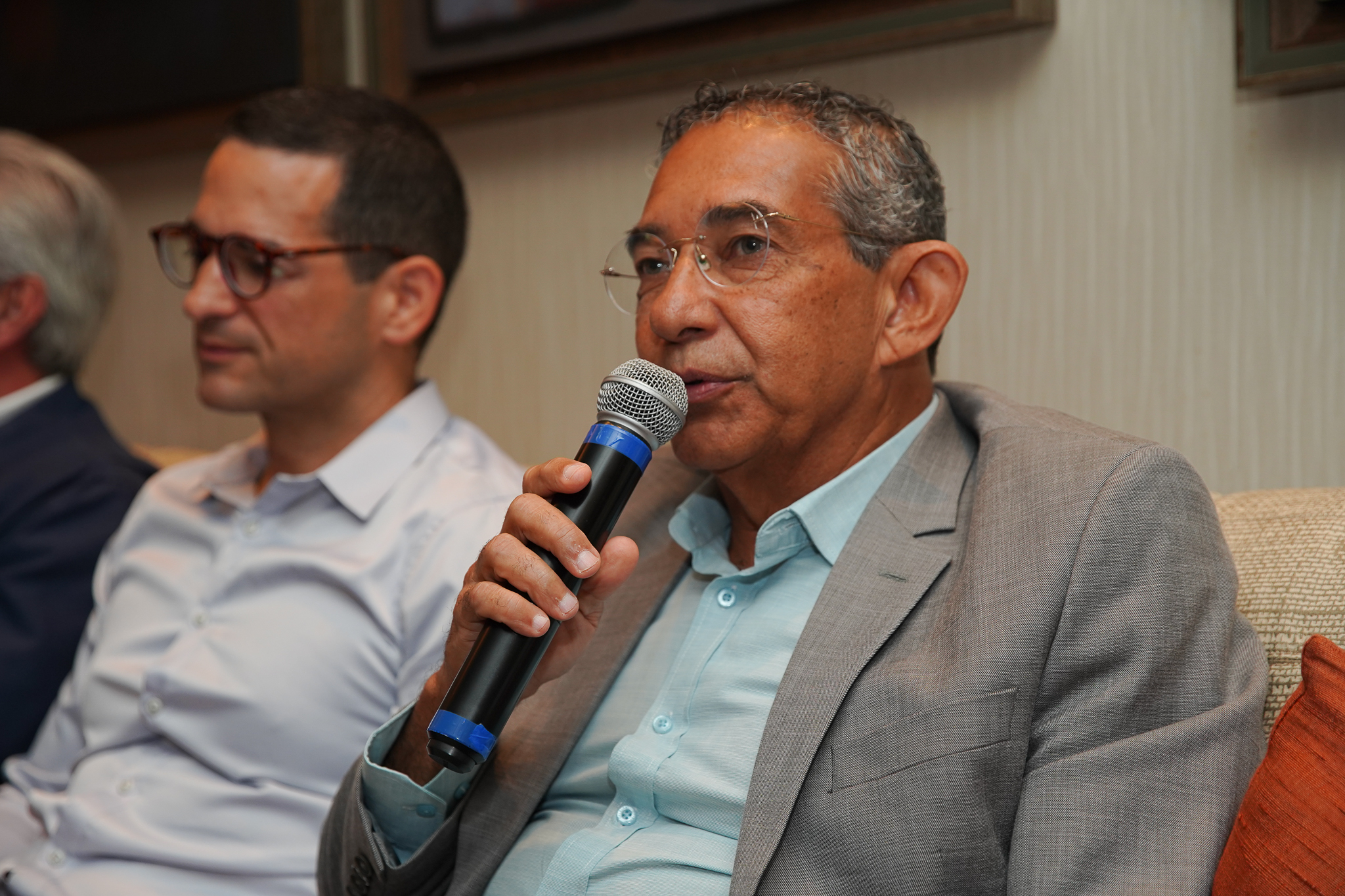 Douglas Vaz